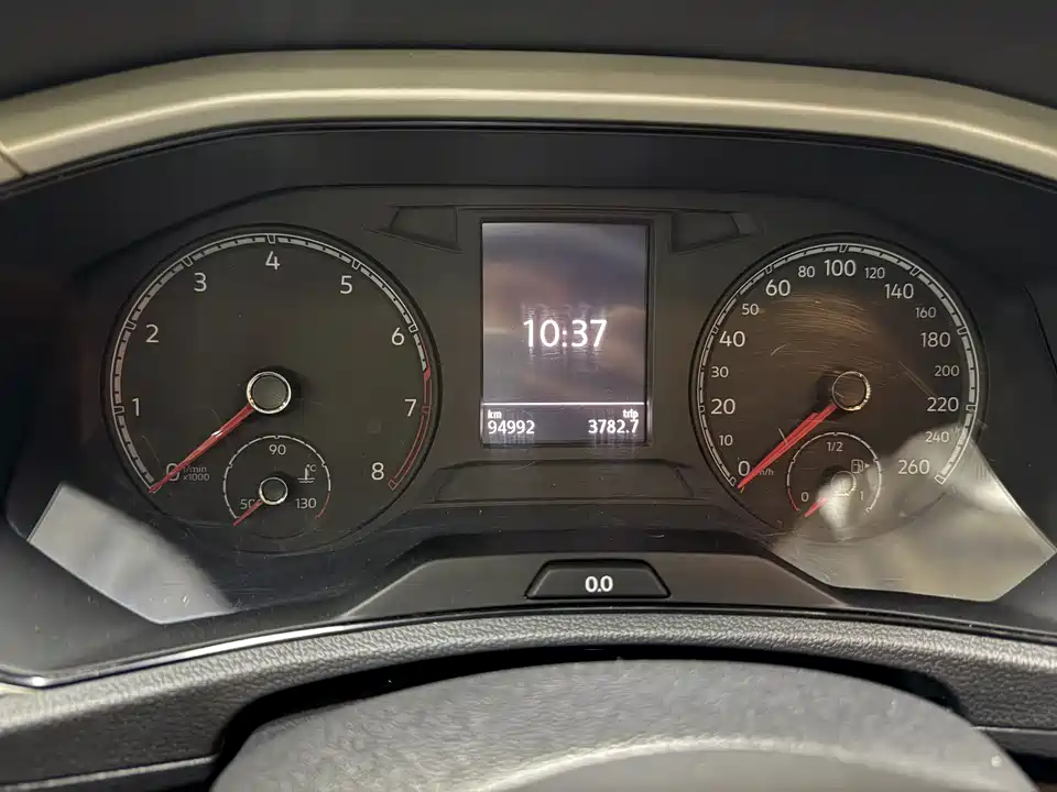 Volkswagen T-ROC exploring Songs