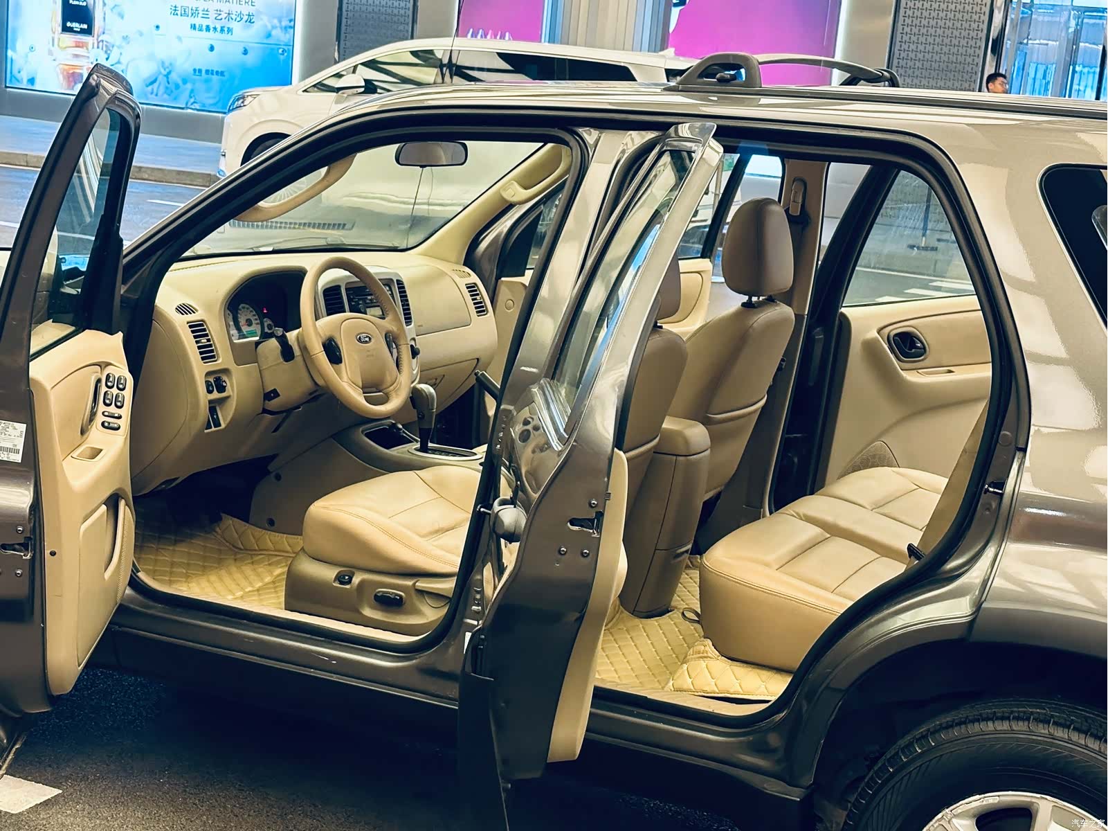 Ford Escape, 2006 11