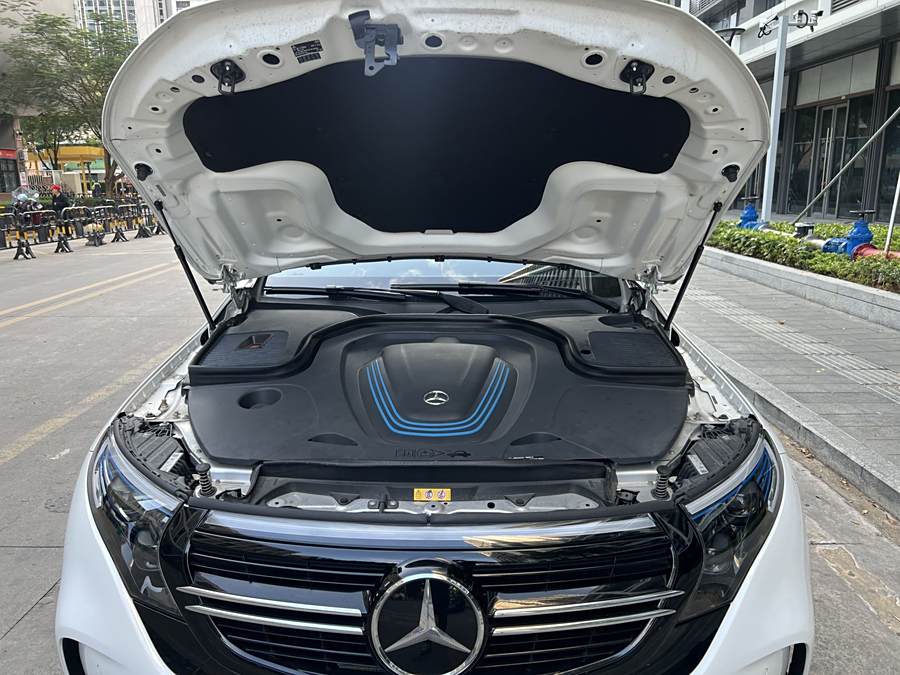 Mercedes Benz EQC