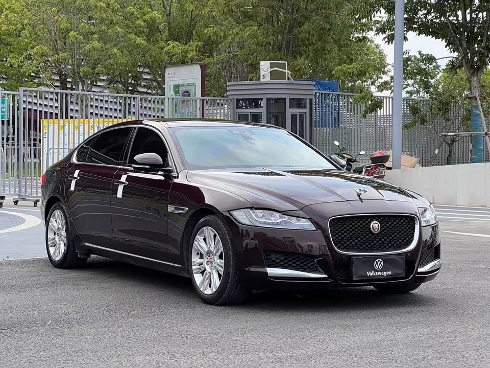Jaguar XFL