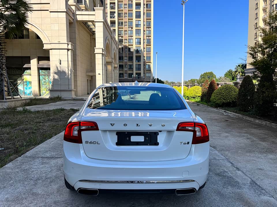 Volvo S60