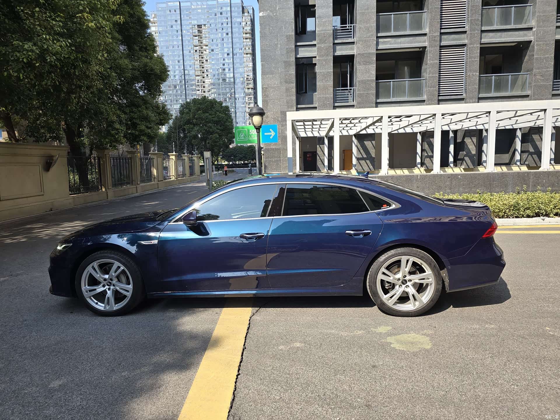 Audi A7L, 2024 4