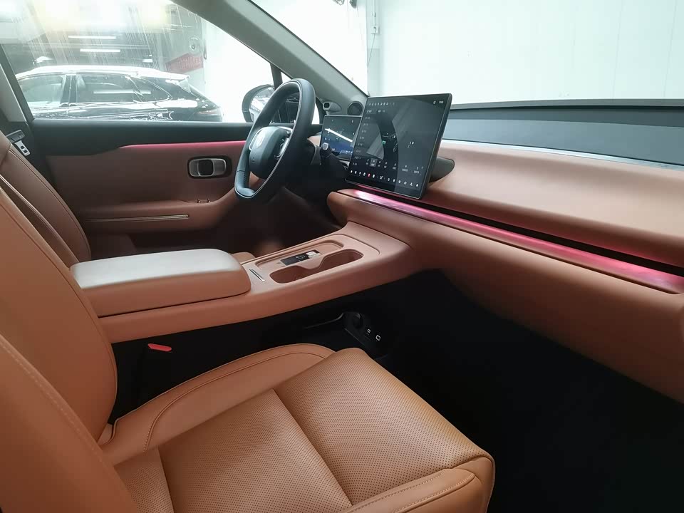 Leapmotor C10