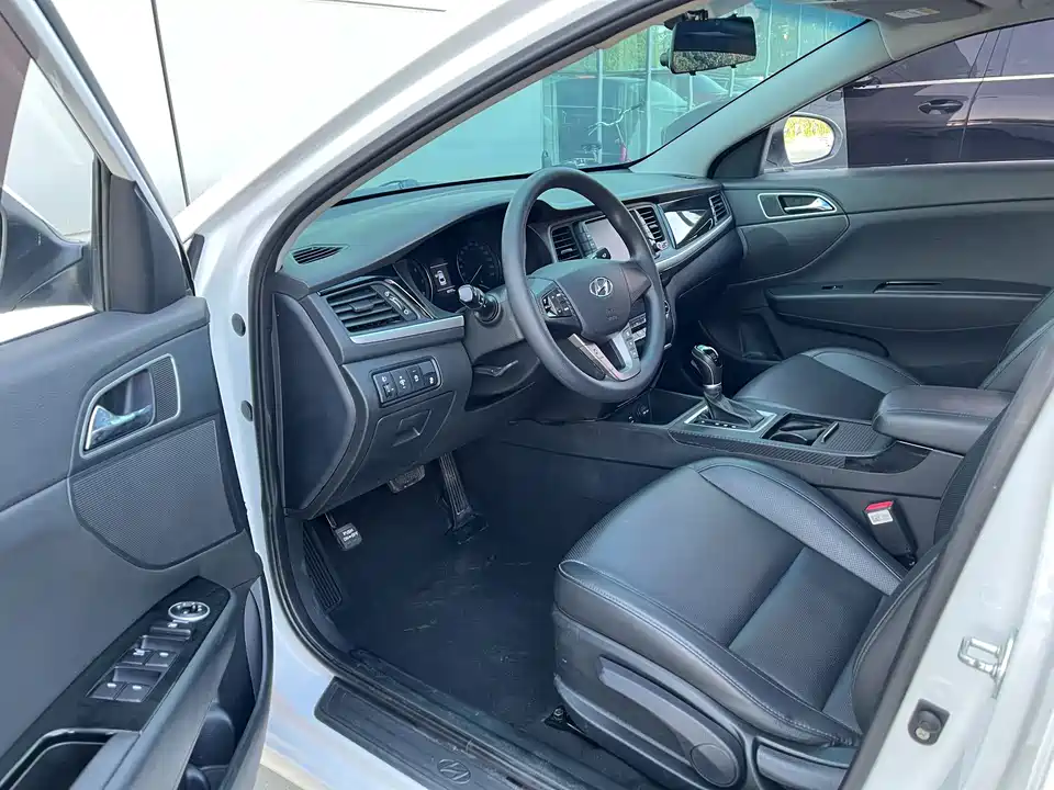 Hyundai Name picture