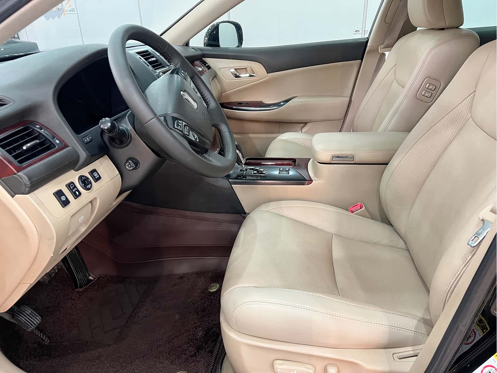 Toyota Crown, 2010 8