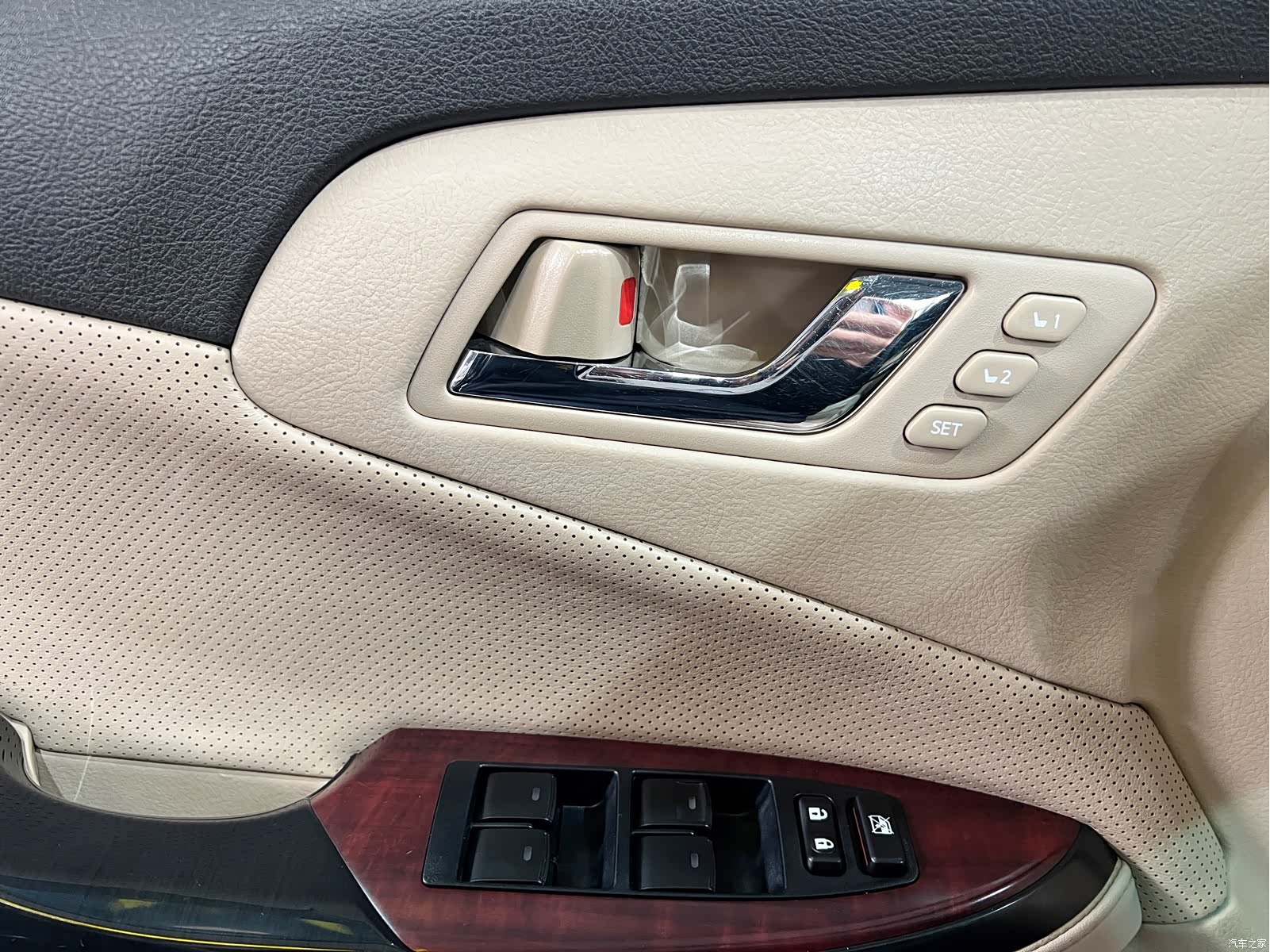 Toyota Crown, 2010 19