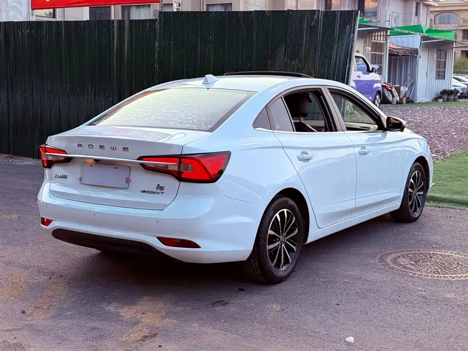 Roewe i5