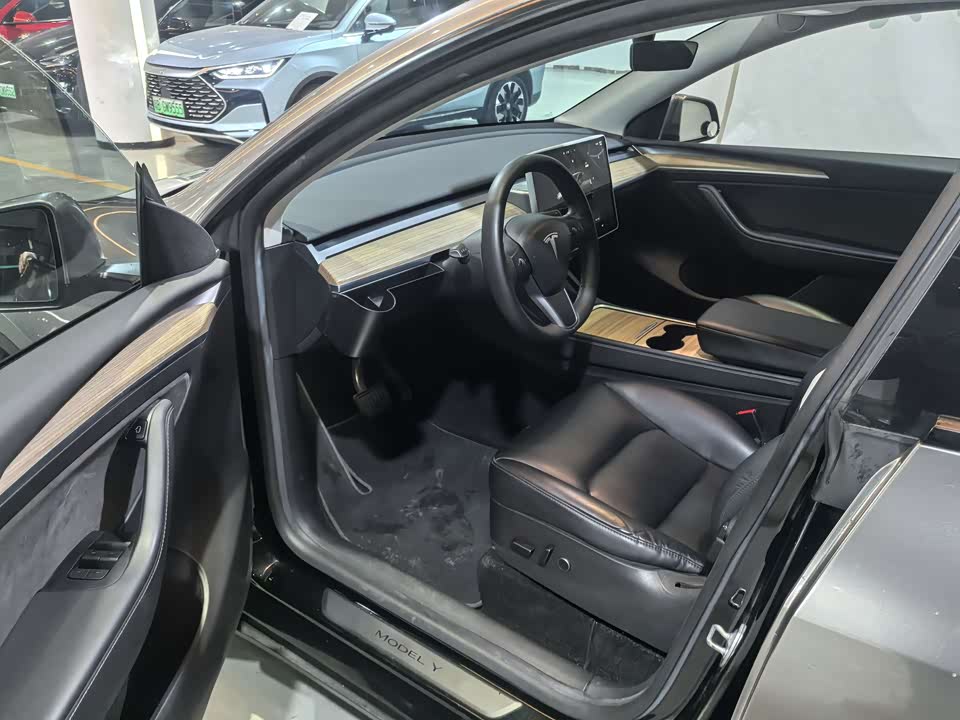 Tesla Model Y Tesla Model Y