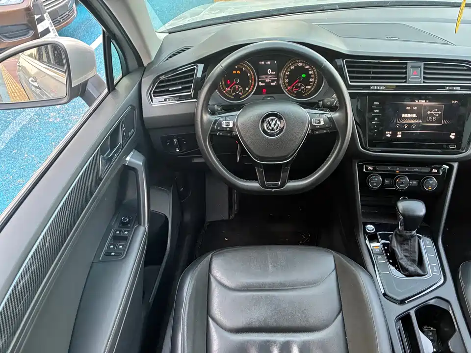 Volkswagen Tiguan L
