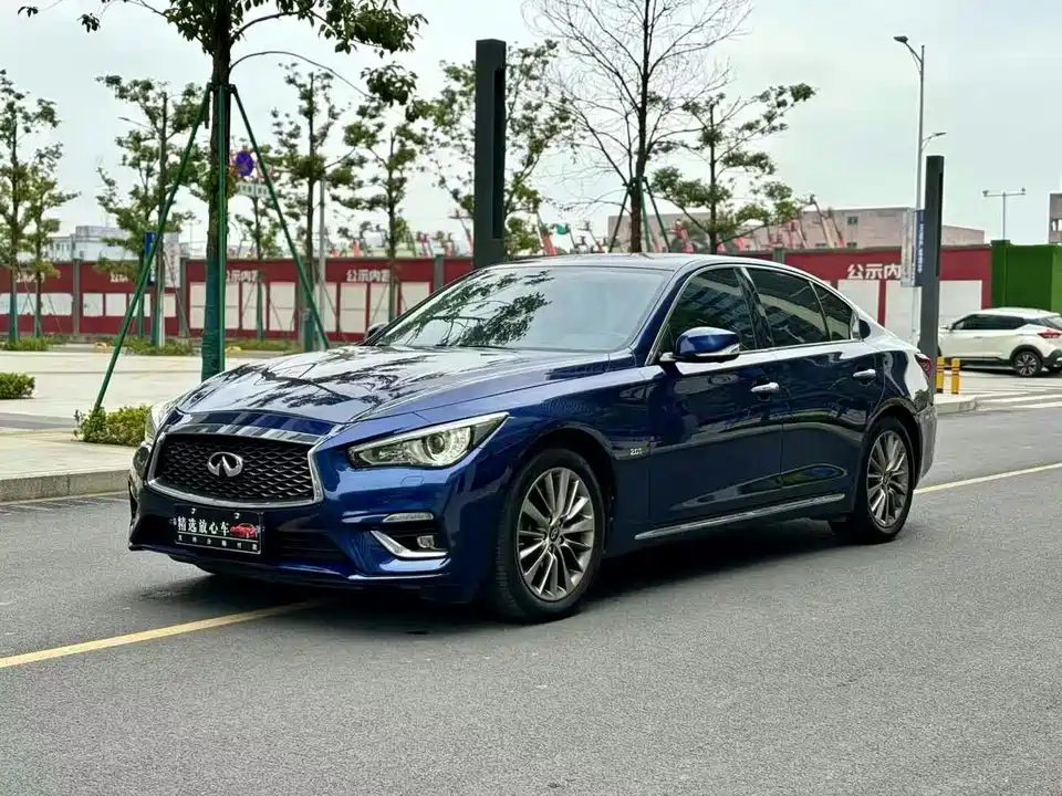 Infiniti Q50L