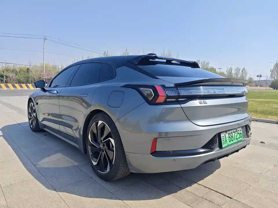 Zeekr 001