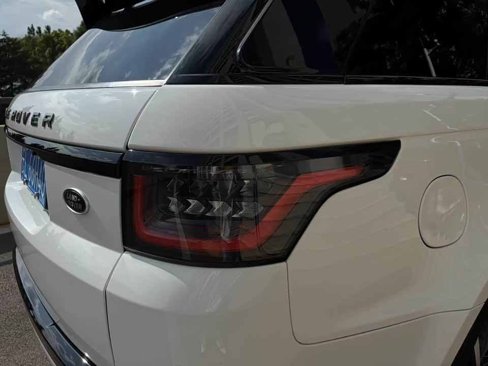 Land Rover Range Rover Sport Land Rover Range Rover Sport