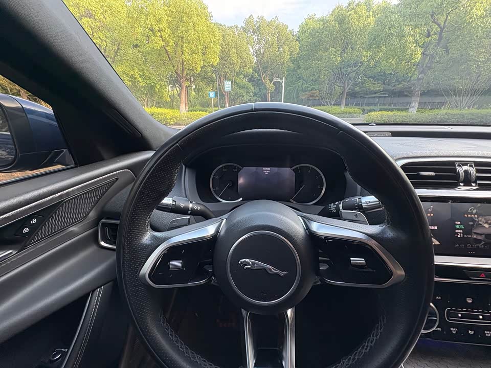 Jaguar XEL Jaguar XEL