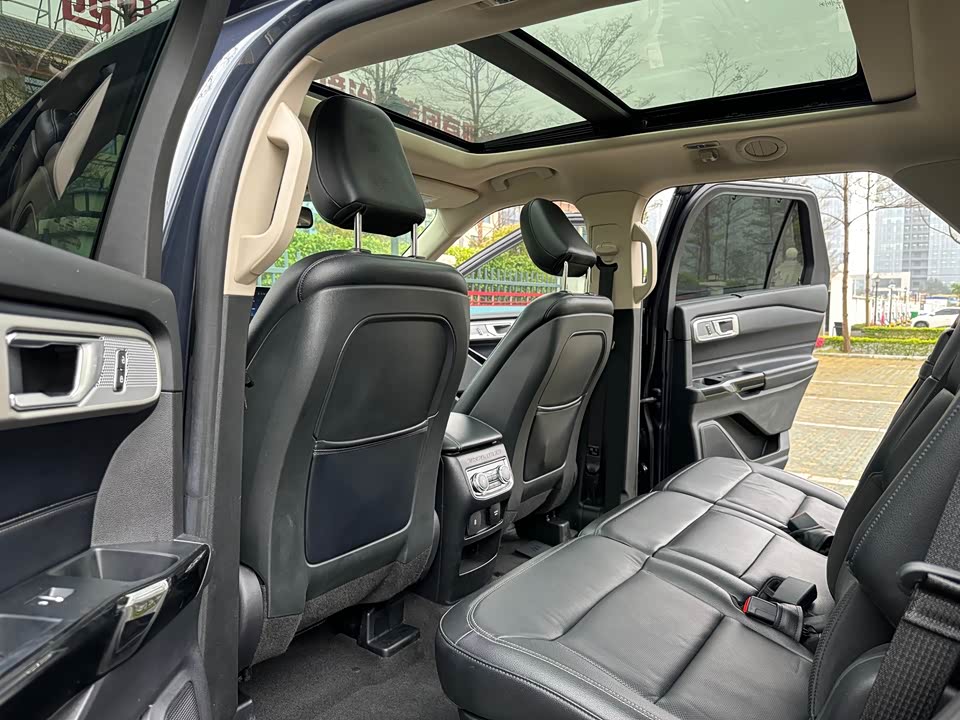 Ford Explorer Ford Explorer