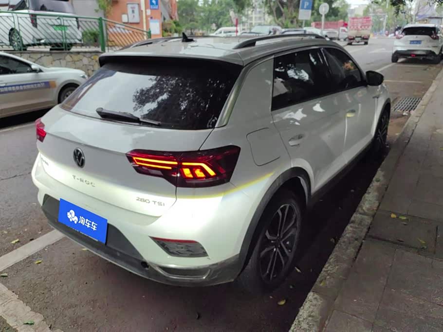 Volkswagen T-ROC exploring Songs