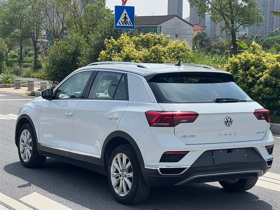 Volkswagen T-ROC exploring Songs