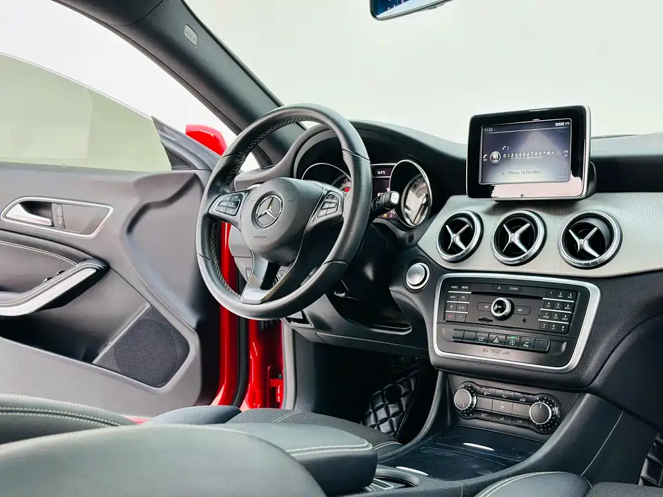 Mercedes-Benz CLA
