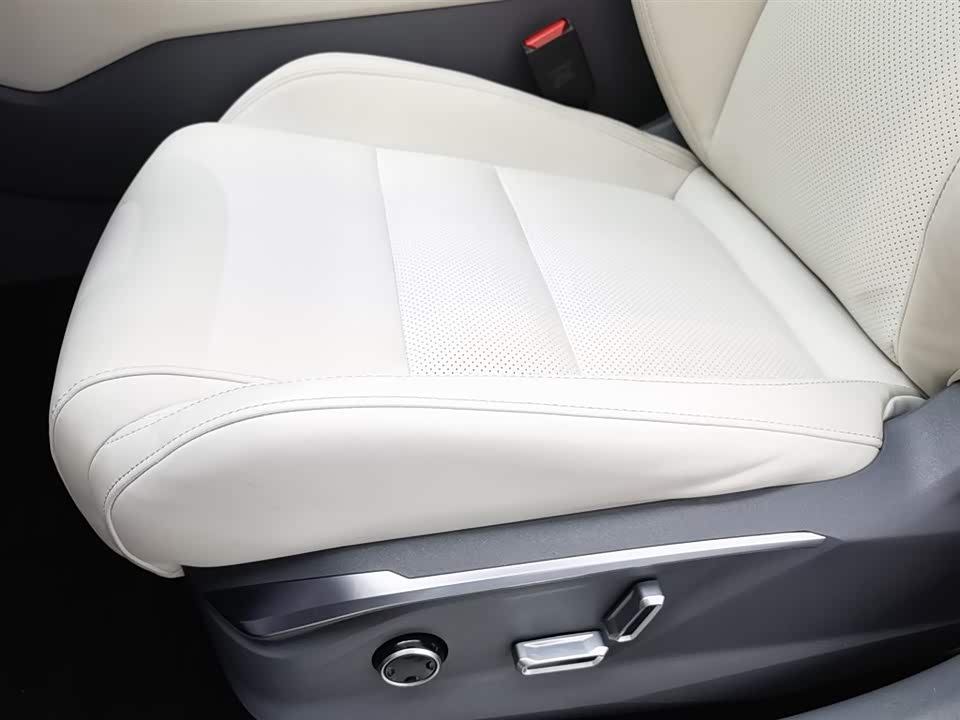 Lynk & Co 06 EM-P Lynk & Co 06 EM-P