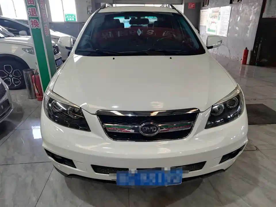 BYD S6