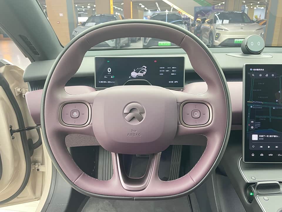 NIO ET5