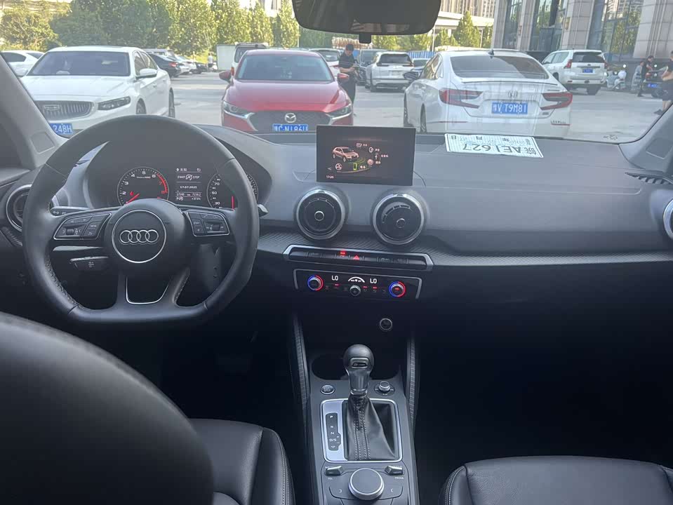 Audi Q2L