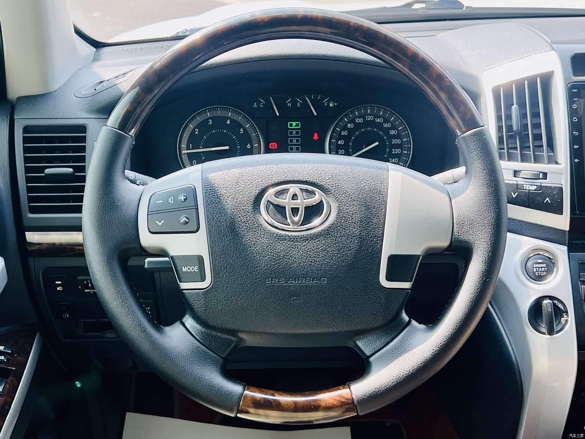 Toyota Land Cruiser, 2015 7
