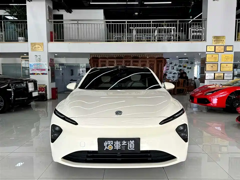 NIO ET7