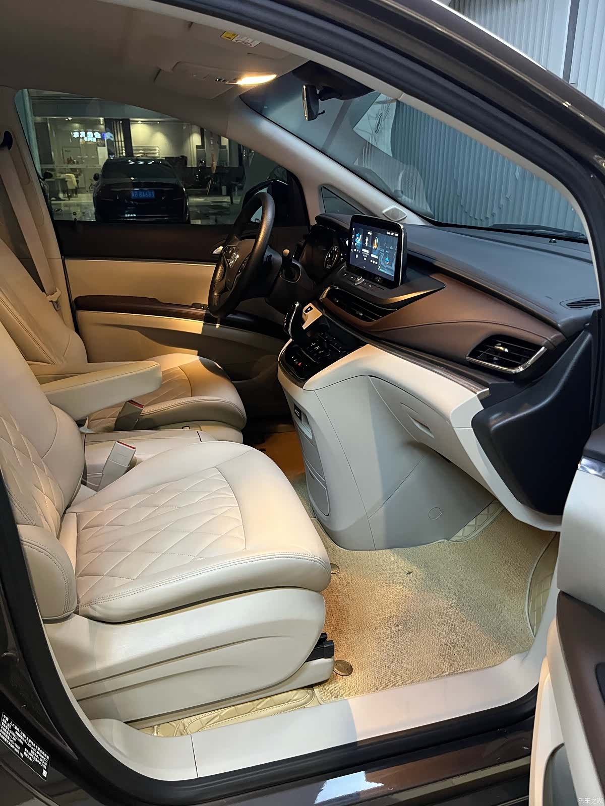 Buick GL8, 2024 20