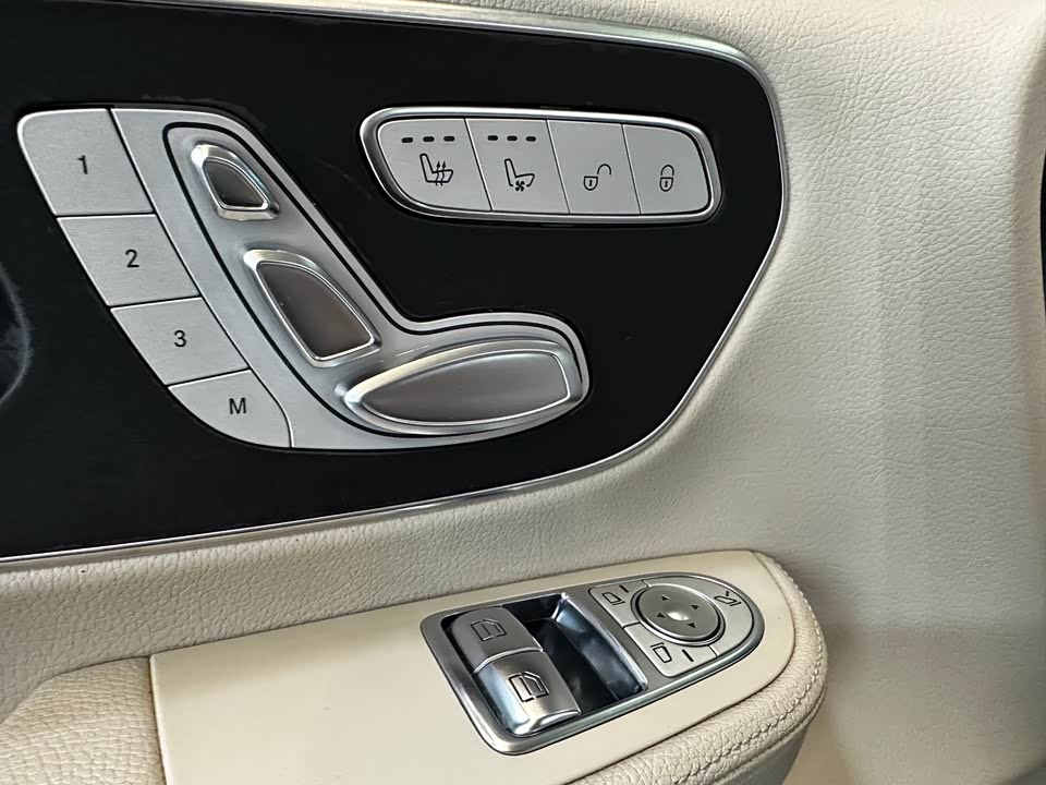 Mercedes-Benz V-class