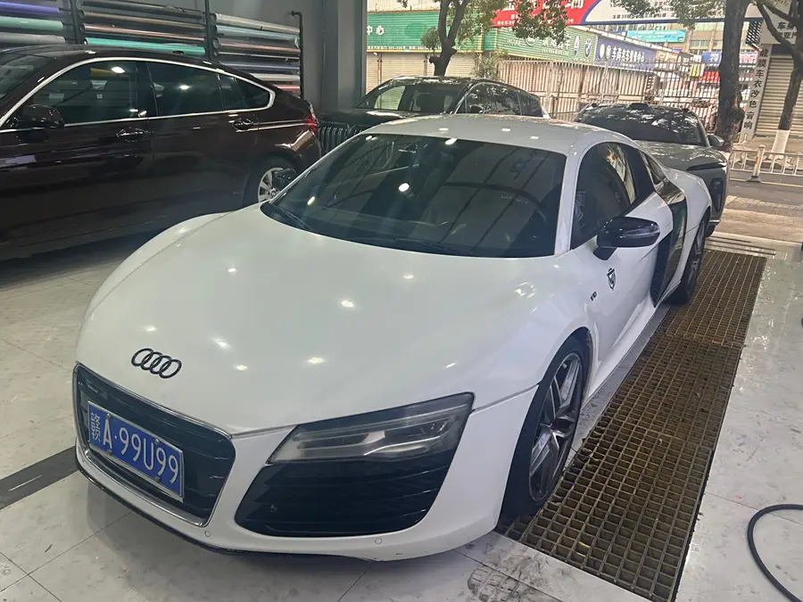 Audi R8