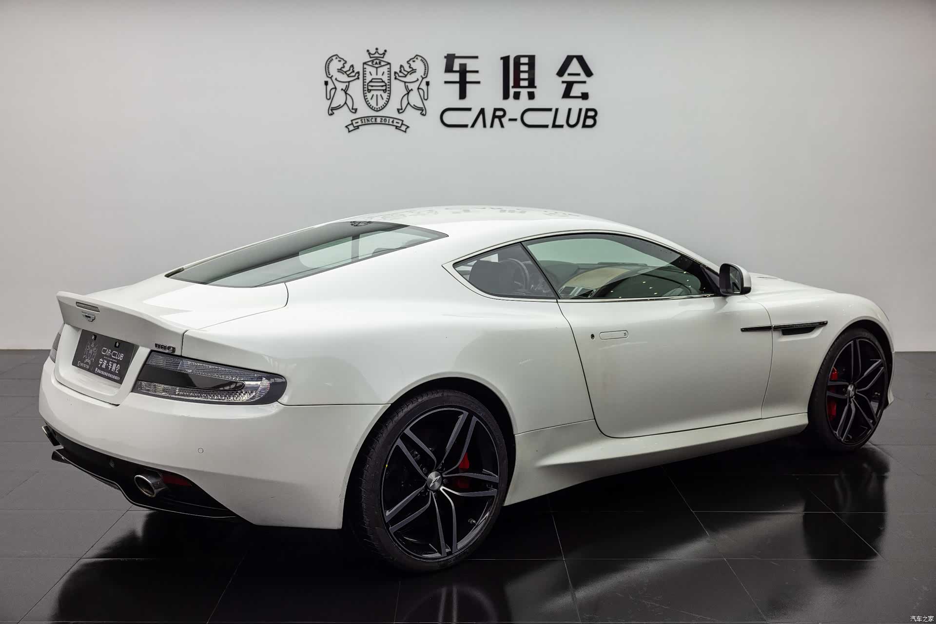 Aston Martin DB9, 2014 7