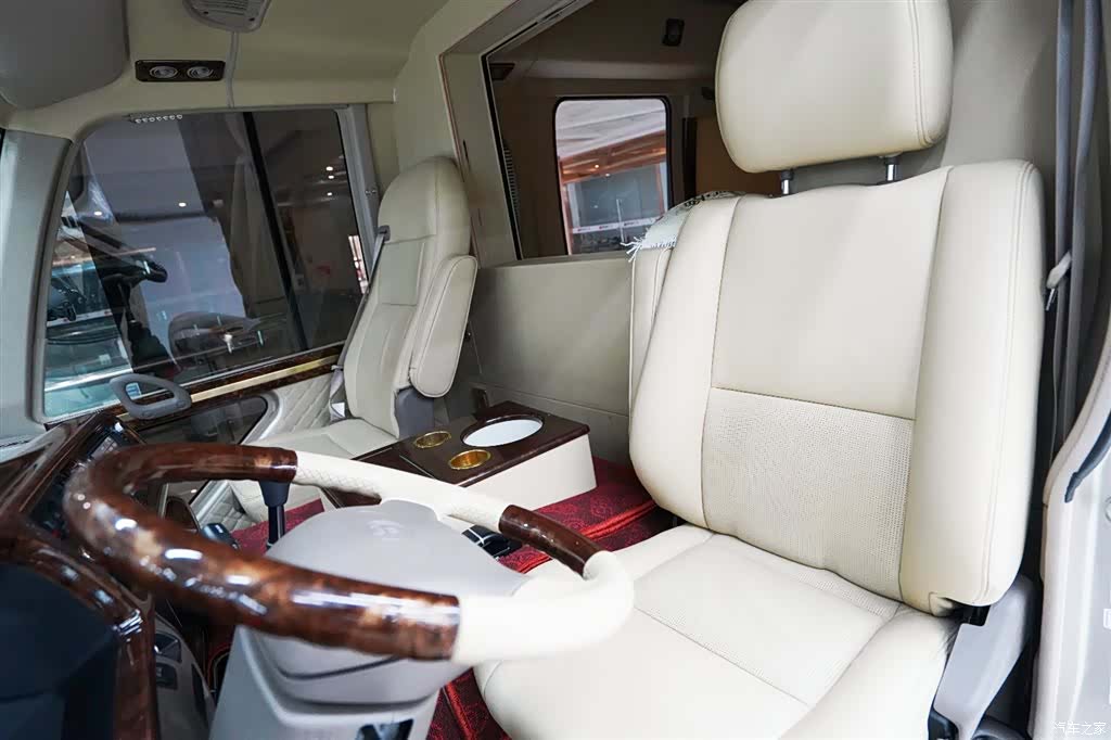 Toyota Coaster, 2018 2
