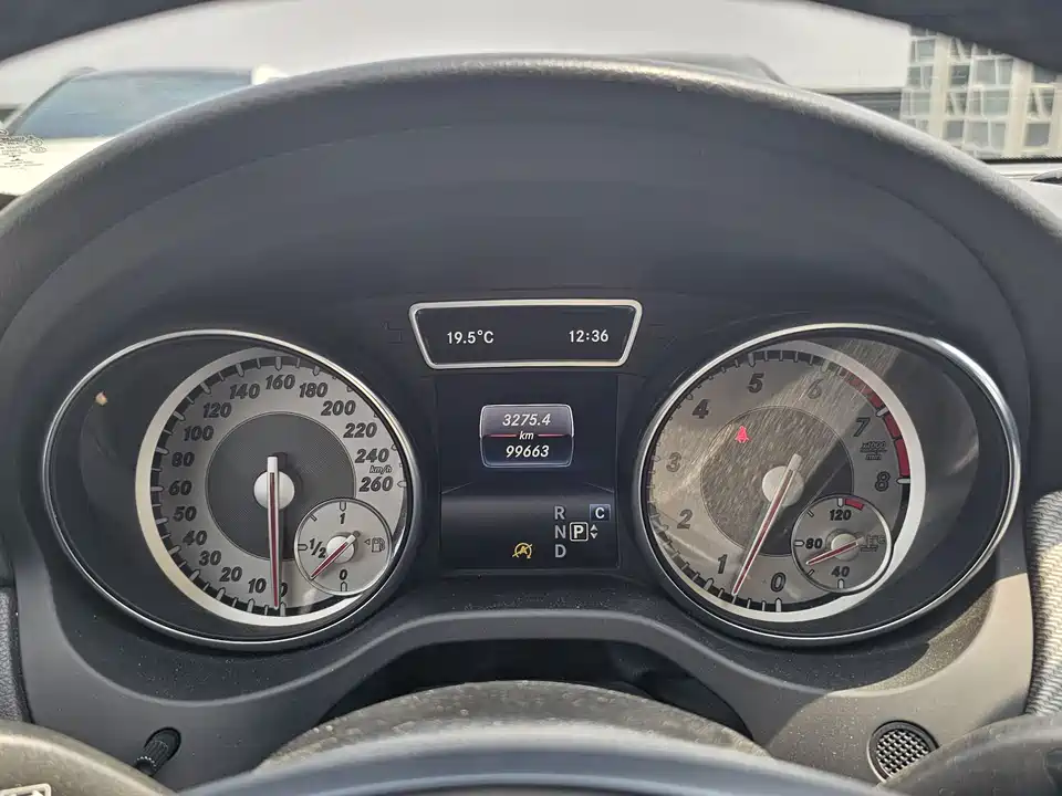 Mercedes-Benz GLA Mercedes-Benz GLA