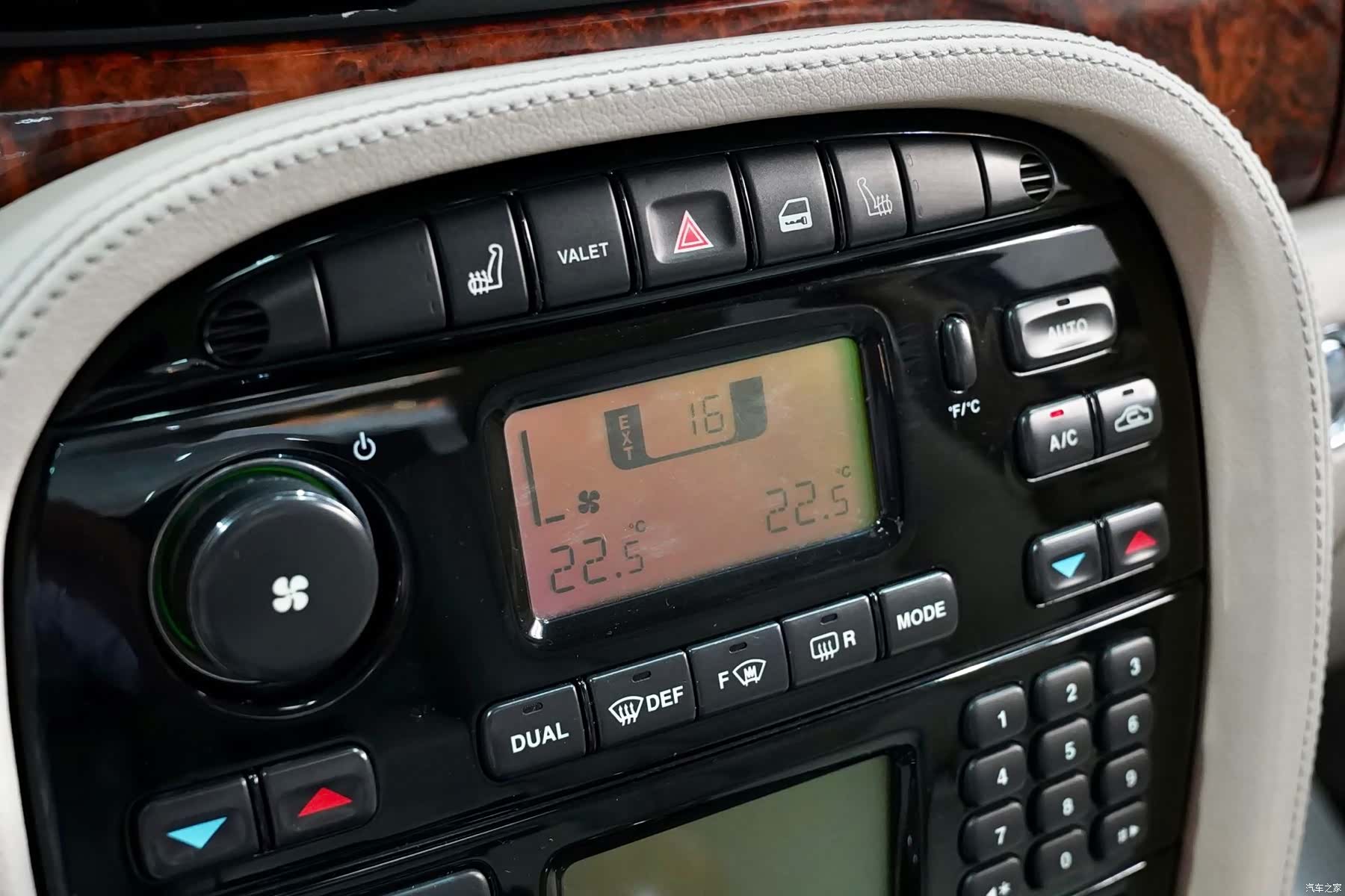 Jaguar XJ, 2004 13