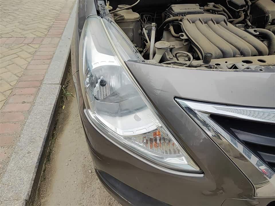 Nissan sunshine