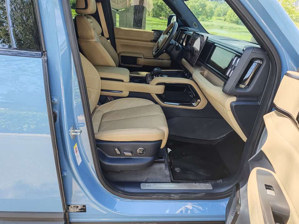 BYD Leopard 5 BYD Leopard 5