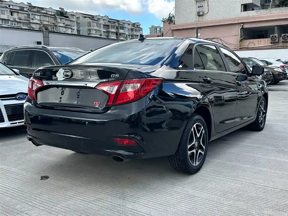BYD G5