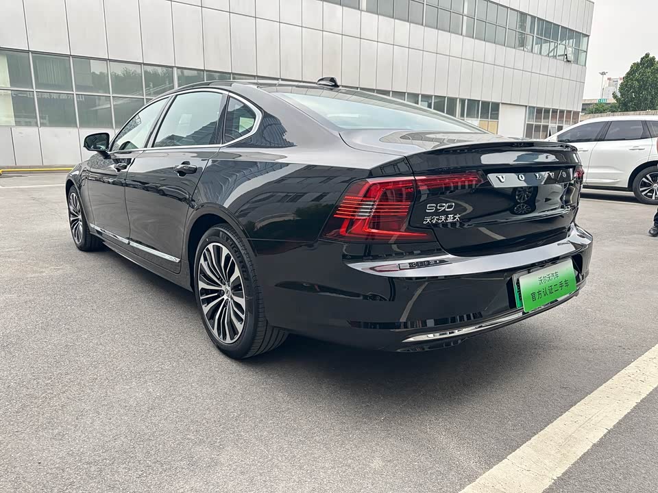 Volvo S90
