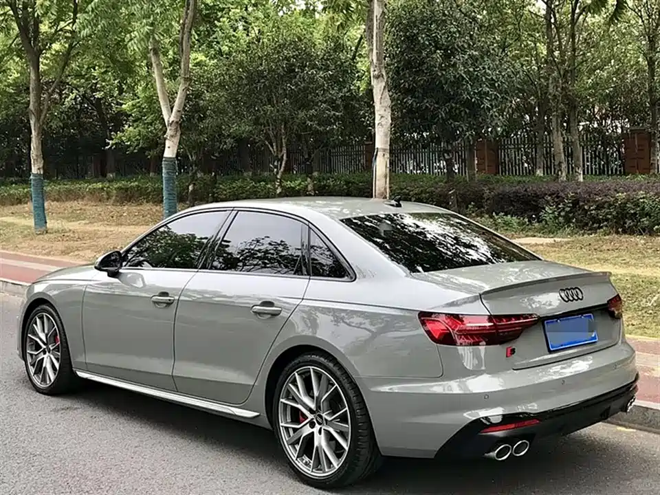 Audi S4