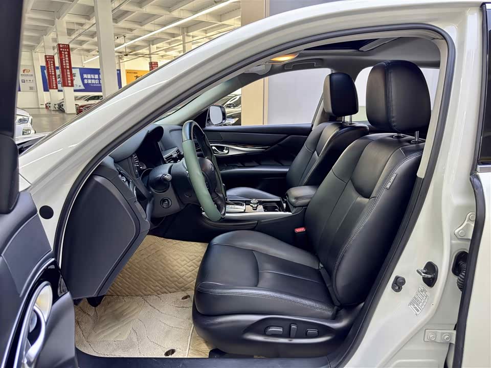 Infiniti Q70 Infiniti Q70