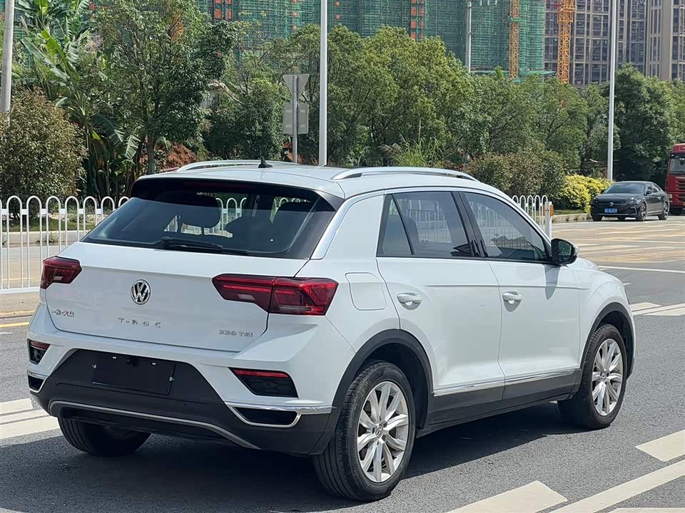 Volkswagen T-ROC exploring Songs