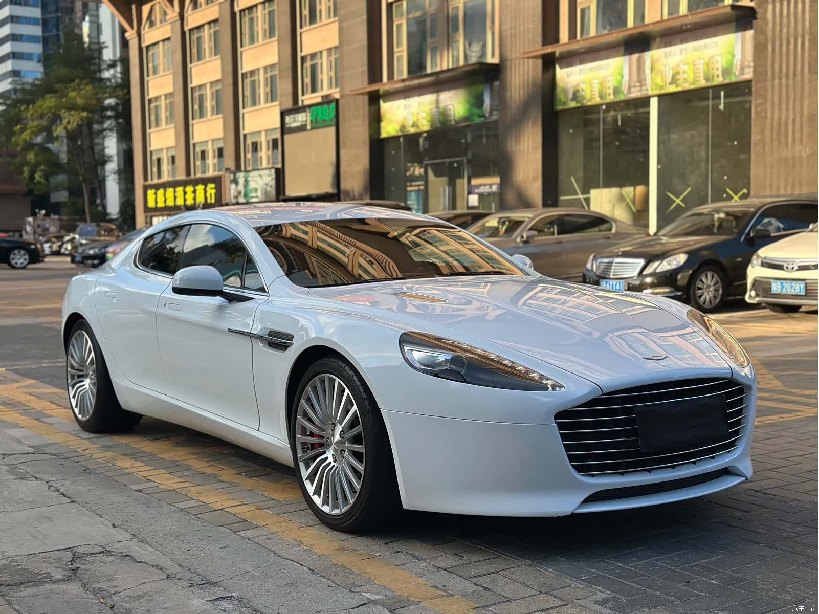 Aston Martin Rapide, 2016 3