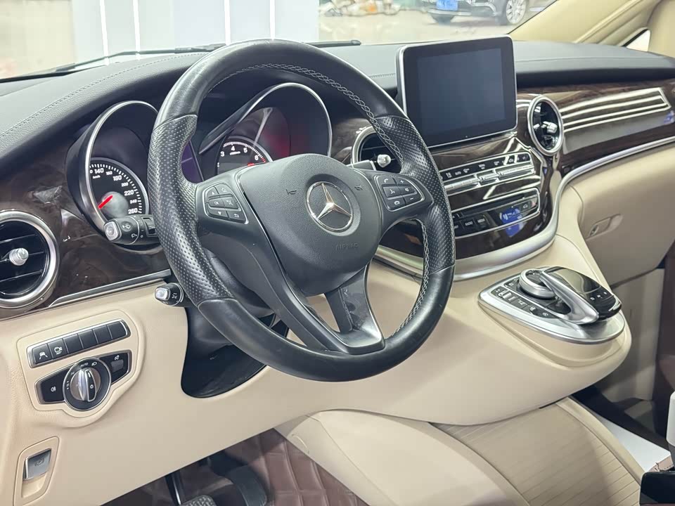Mercedes-Benz V-class
