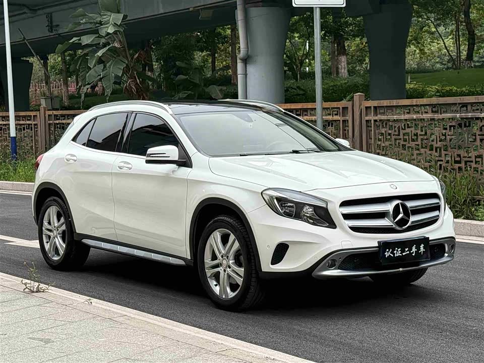 Mercedes-Benz GLA Mercedes-Benz GLA