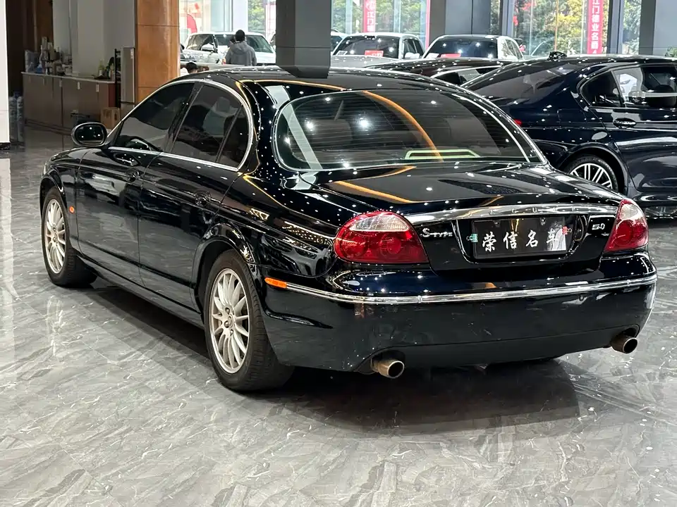 Jaguar S-TYPE