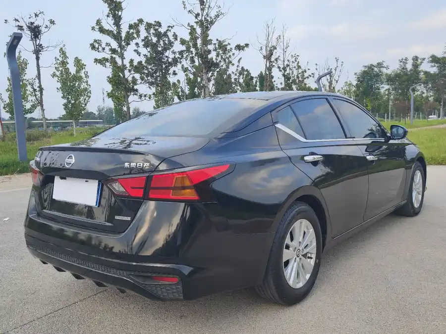 Nissan Altima Nissan Altima