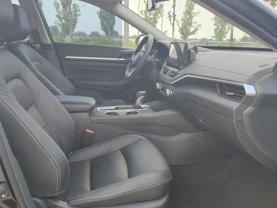 Nissan Altima Nissan Altima