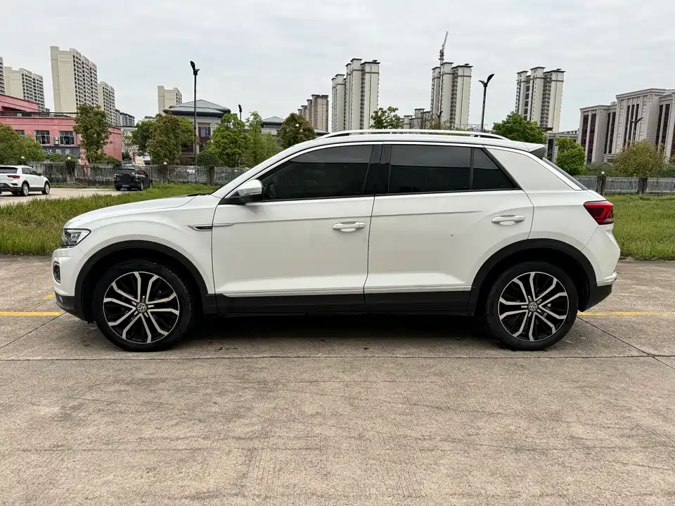 Volkswagen T-ROC exploring Songs
