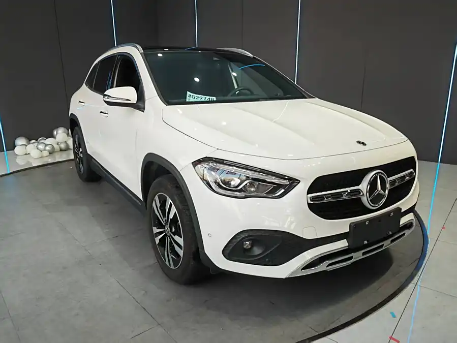 Mercedes Benz GLA