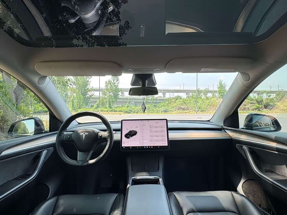 Tesla Model Y Tesla Model Y